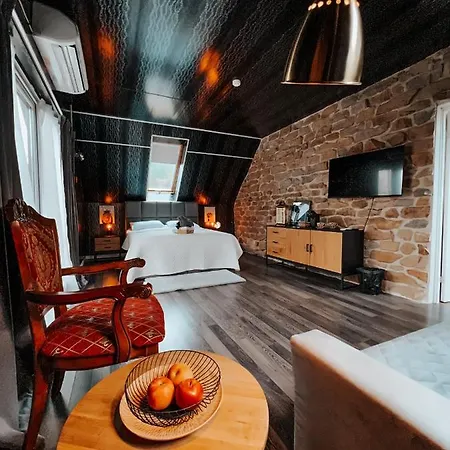 Near The With Hot Tub And Sauna Torva