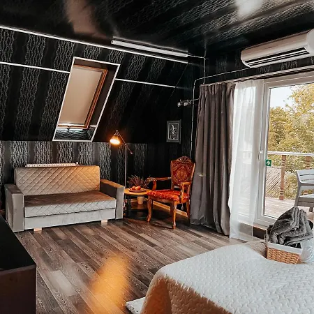Near The With Hot Tub And Sauna * Torva